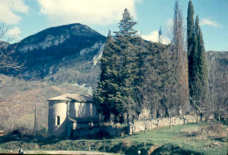 L'église et le cimetière en mars 1960